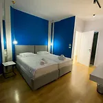 Capital Center 5*
