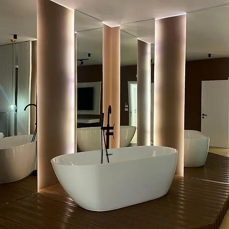 Capital Center 地拉那