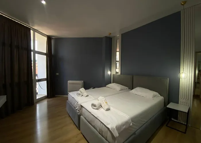 Capital Center 地拉那