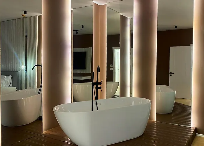 Capital Center 地拉那